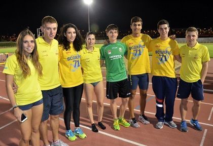Los atletas E. Torner, J. Ferrer, E. Martín, L. Villán, G. Castel, B. Ramo, D. Sancho y A. Ferrer.