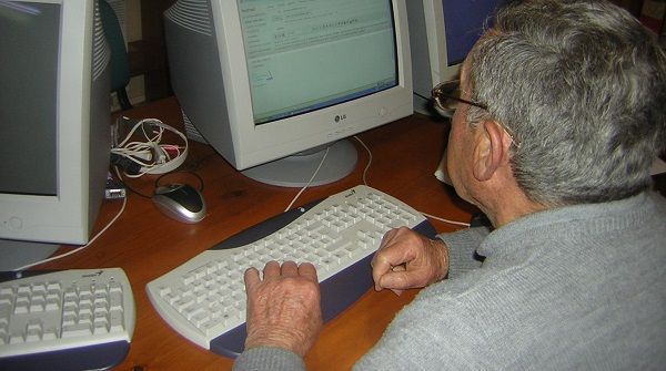 Foto: Aula de adultos de Valjunquera