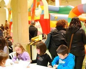 Mercado de Abastos usado por "Alcañiz de Tiendas" como centro de atracciones navideño