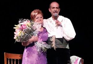José Antonio Pedrós y su profesora Llanitos Moya