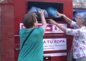 Contenedor colocado por Cáritas en Alcañiz