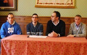 El Trofeo se presentó ayer en el Ayuntamiento