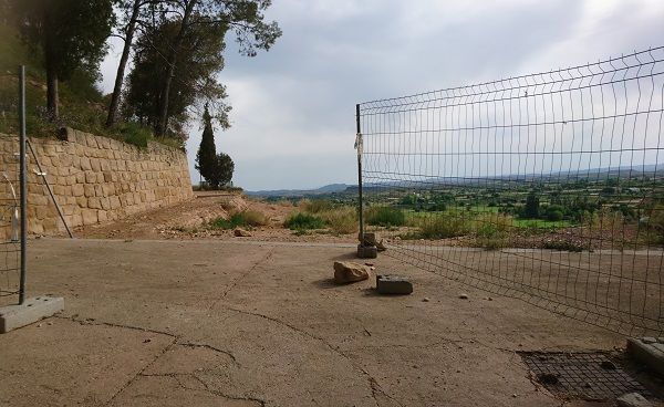 Cualquier persona podía acceder a la zona del derrumbe tanto por este lado como por el otro del paseo