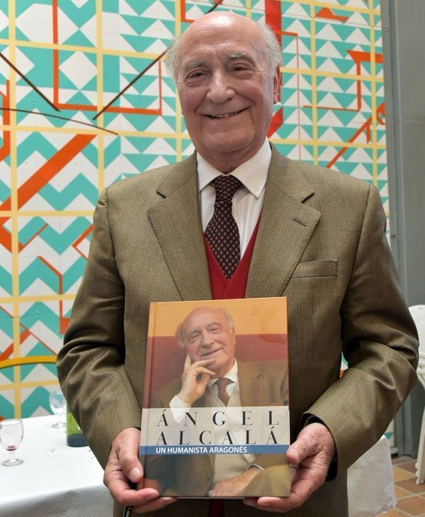Ángel Alcalá en su homenaje en Andorra (2016). Fotografía: CELAN