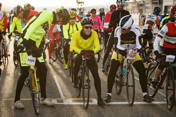 Álex Rins participó en la prueba de ciclismo. Foto: Agency Sport Media