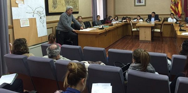 Las Rutas Escolares se trataron ayer en un Consejo de Niños, en el Ayuntamiento. Foto: Ayuntamiento de Alcañiz