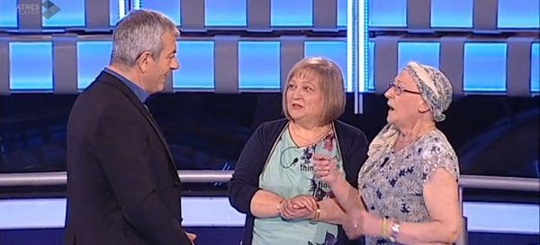Maricarmen y Norita con Carlos Sobera en "Atrapa un Millón"