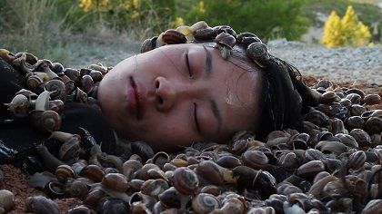 La actriz Huichi Chiu en un fotograma de "Huídas"