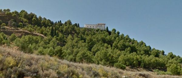 El hostal se ubica en el monte de San Macario de Andorra