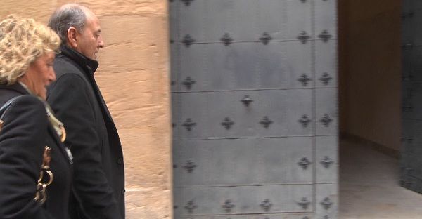 El alcalde de Calanda y su abogada han entrado al juzgado a las 12:00 h.