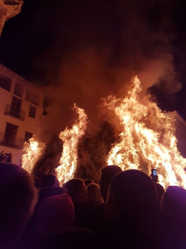 La hoguera de Castelserás de este sábado. Foto: Rocío Tobajas Serrano