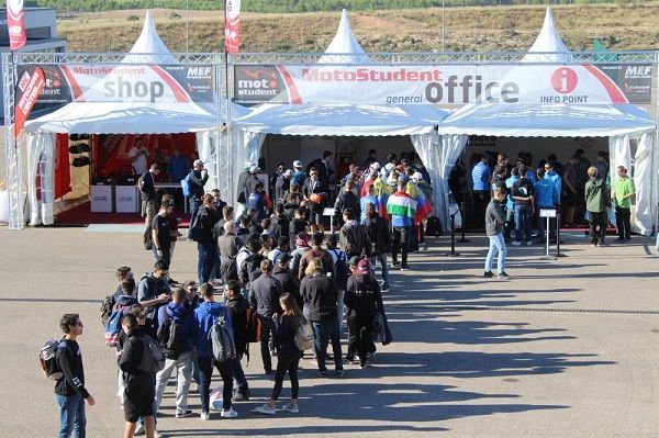 Los equipos llegaron el miércoles a MotorLand. Foto: MotoStudent