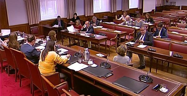 Debate de la moción, este martes, en el Senado
