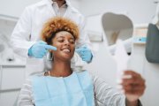 Salud bucodental en familia: hábitos clave para niños, adultos y mayores