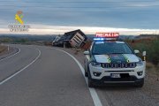 Vuelca un camión articulado en Caspe